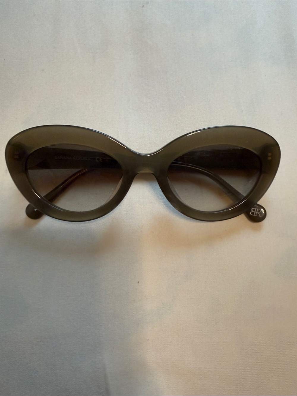 Banana Republic Olive Gray Cat Eye Sunglasses